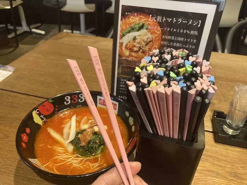 インスタ映えしそうなハート型のお箸！かわいいお箸でラーメンを味わおう 2枚目
