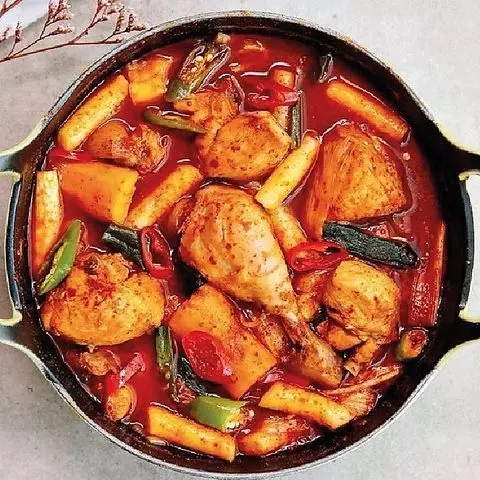 居酒屋感覚で種類豊富な韓国料理が楽しめる！ 『韓国料理 ホンデジュマク 新大久保店』【PR】 2枚目