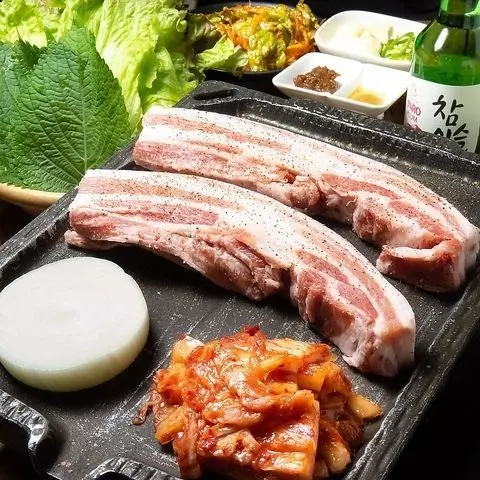 イチオシは韓国料理の「チーズイイダコエビサムギョプサル」 2枚目