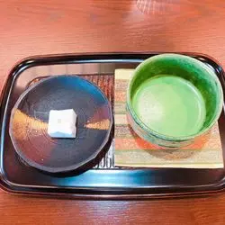 道後でホッと一息。愛媛銘菓「山田屋まんじゅう」のカフェ「茶楽」