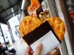 【2026年最新】箱根湯本食べ歩きグルメ12選！映えるスイーツから絶品串まで食べ