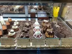 まるで芸術品♡目で見て可愛い絶品チョコレートケーキのお店♪