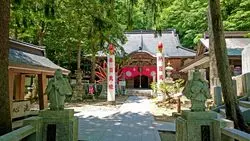 【群馬】大きな天狗面！天狗伝説「迦葉山龍華院弥勒寺」！