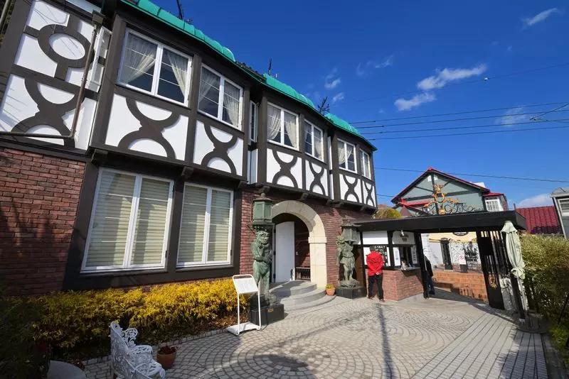 12. 山手八番館(北野異人館街)|神戸観光で願いを叶える!?魔法の椅子が話題の観光スポット 1枚目