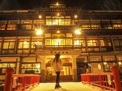 【山形×絶景】真冬がオススメ♪大正ロマン溢れる銀山温泉に行こう♡