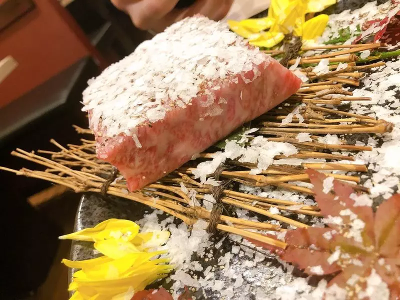 絶品「雪の降る焼肉」を堪能！ 1枚目