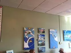 ハワイらしい紫のベーグルを持ち帰りにしてビーチで食べよう！