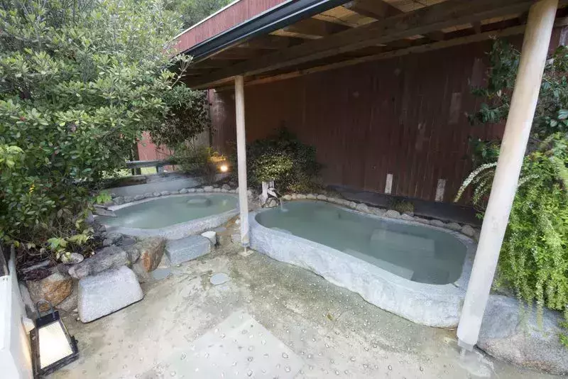 ドライブで疲れたら温泉や岩盤浴でリフレッシュ！ 1枚目