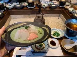 【長崎県平戸市】座布団大の巨大天然ひらめを堪能！