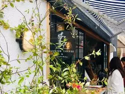 【外苑前】15時まで！花屋さんのようなコーヒースタンド