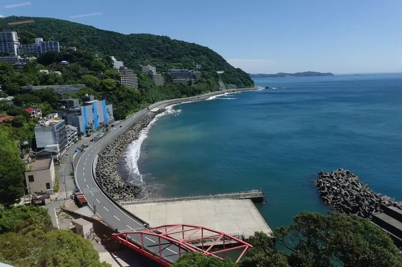 20. 「熱海ビーチライン」海岸の潮風を感じられる!関東のドライブスポット 1枚目