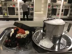【大阪】泊まれる本屋のフォトジェニックな「黒スイーツ」をご紹介！