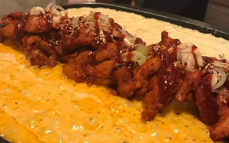 新大久保グルメといえば！チーズタッカルビも食べよう 1枚目