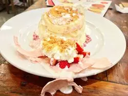 武蔵小杉の人気スポット♪ふわふわパンケーキに大行列！