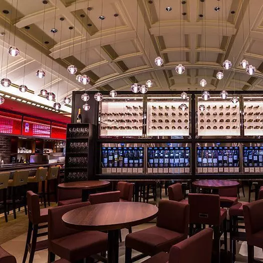 5. お酒好き必見の丸の内のお店！ワインを片手におしゃれな夜ご飯を「ザ・カーブ・ド・オイスター」 1枚目