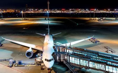 ローコストで羽田空港に泊まる 寝るために必要なものは 場所は Aumo アウモ