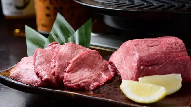 藤嶋や名物！厚切りねぎ塩タンがおすすめ 1枚目