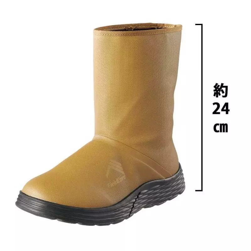 8. フェスやアウトドアでも活躍！ワークマンの軽量長靴「防水フィールドブーツ」 2枚目