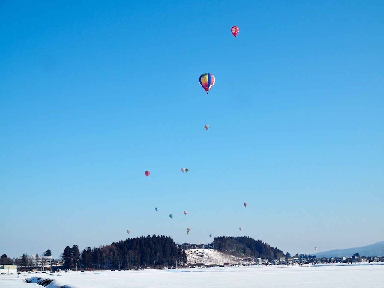 【新潟】年に1度開催される雪上熱気球競技大会へ行こう♪の画像