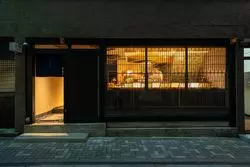 六本木の『炭火割烹 麻布龍土町』は高級感ある雰囲気が魅力！料理人が手掛ける和食に舌鼓