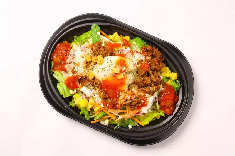 メイン具材は「ビーフミンチ」「プルドポーク」など！今後は「明太モチチーズ」なども展開予定 2枚目