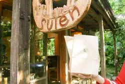 1度食べたら、病みつきになっちゃう！？大きなガジュマルに囲まれたパン屋さん♡