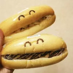 ニコニコ笑顔が可愛いコッペパン♡【カルコッペ】をご紹介