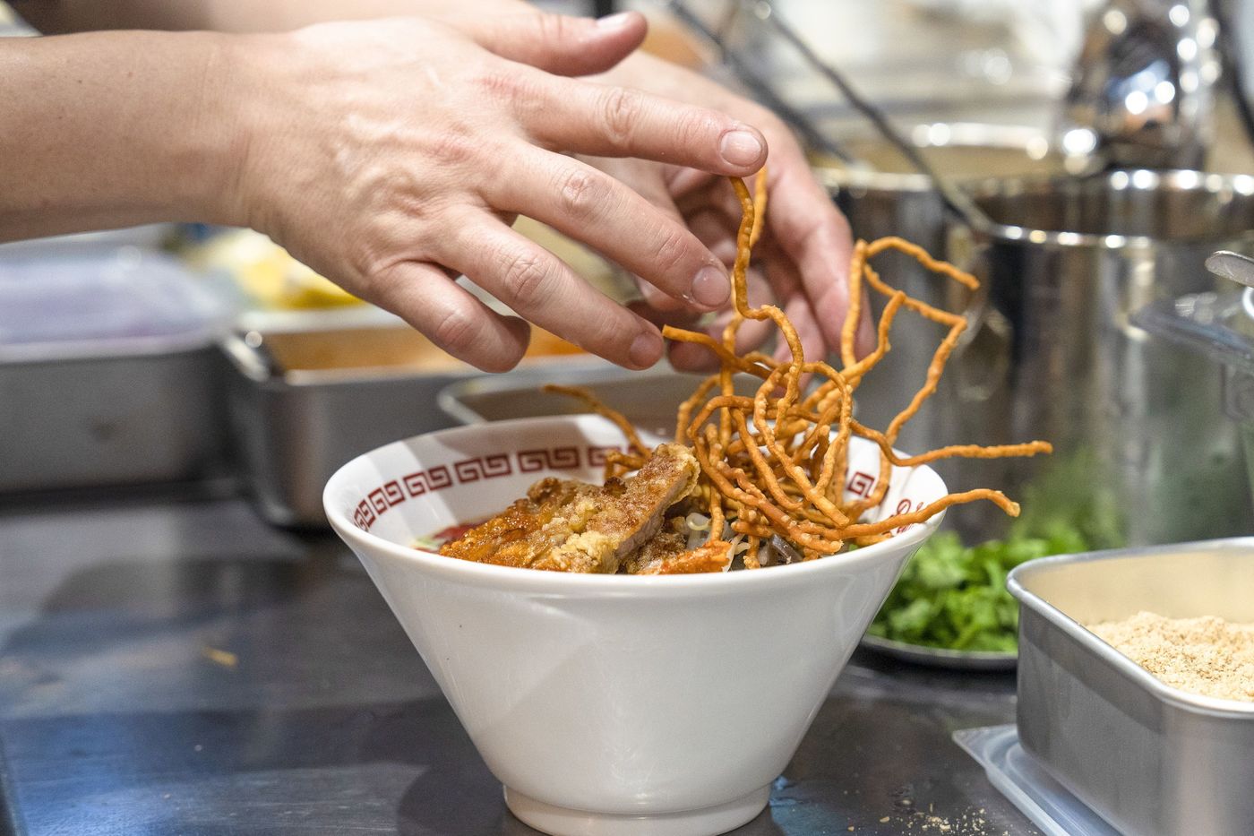 ワクワクするパワフルなラーメンが食べたい！『Ramen Izakaya Deniro』でココロオドル一杯を楽しもう！の画像