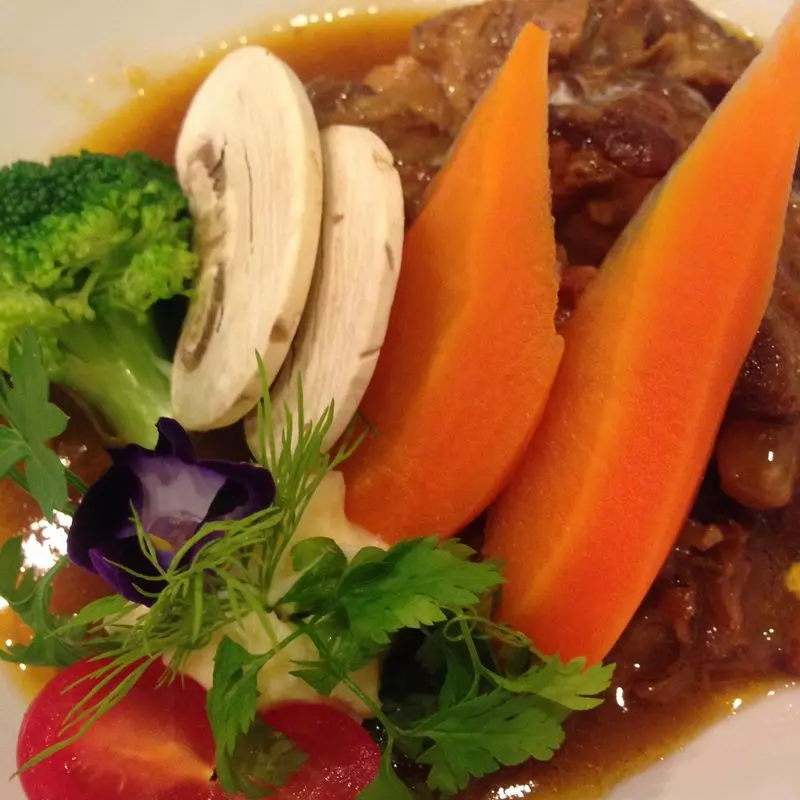 ランチタイム限定のメニューがお得！ 1枚目