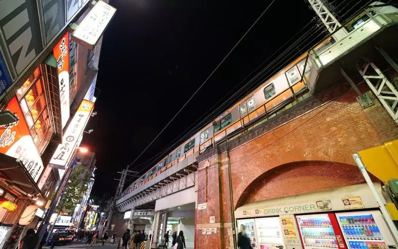「神田駅西口商店街」の夜は長し♪ 1枚目