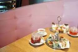 インスタ映え間違いなし♡三越前の大人かわいいピンクカフェ！