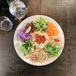 【代々木公園】フォトジェニック♡カラフル和え麺をいただき！