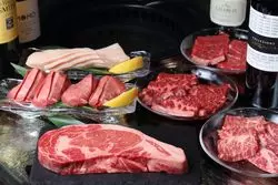 六本木で贅沢焼肉♪自然の中で味わう至極の熟成肉♡