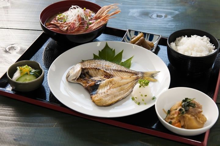 羽田からのアクセス良好☆【藍ヶ江水産】で食べて潜って八丈島を遊び尽くそう！の画像