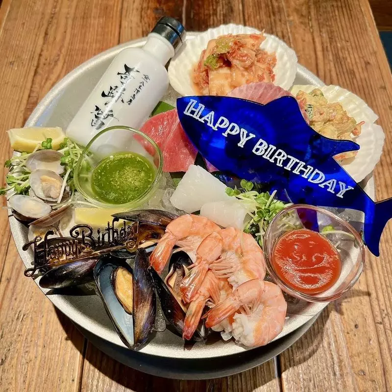 誕生日は特別コースでお祝い！お魚料理と定番メニューをディナーで満喫 1枚目