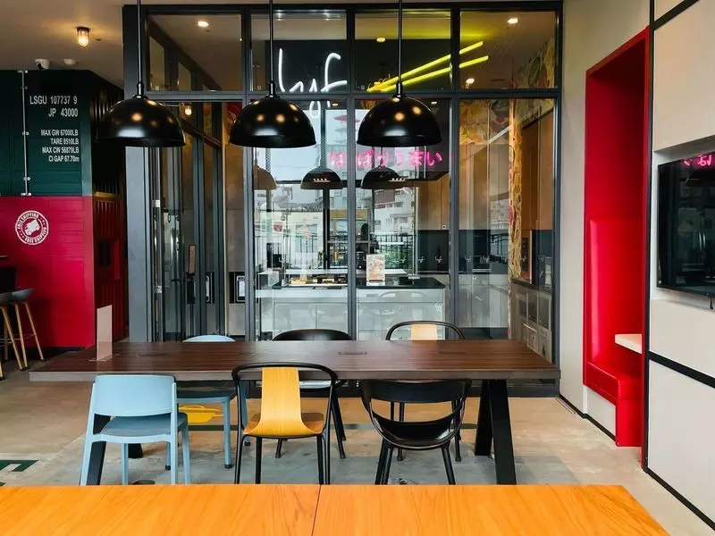 福岡でドライブ後にのんびりステイ！人との交流を楽しめるおしゃれなホテル【lyf天神福岡】PR 2枚目