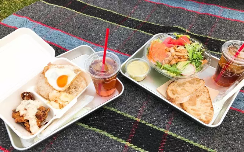 南池袋公園周辺にはおいしいお店がたくさん! 1枚目