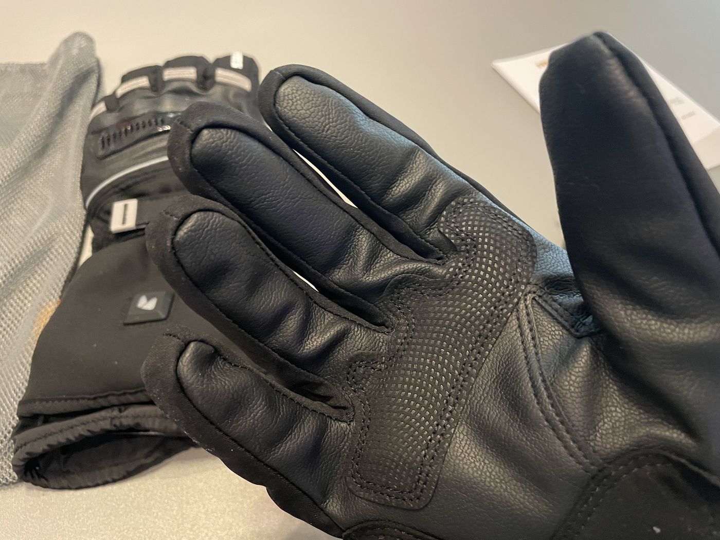 冬の新定番！「Hompres 電熱グローブ」速暖や保温タイプなどの商品別でレビューをお届けの画像