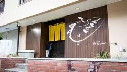 【箱根】地元民も通う居酒屋！「鶏とハイボール フライングチキン」