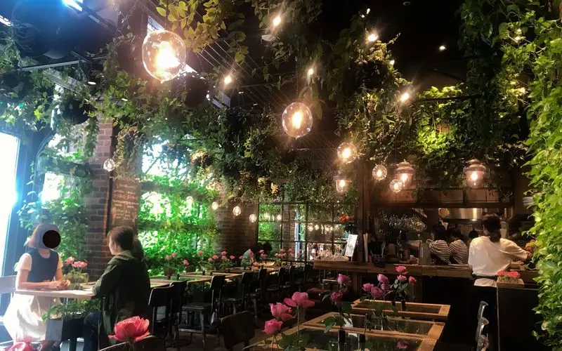 Aoyama Flower Market TEA HOUSE 赤坂Bizタワー店｜赤坂 1枚目