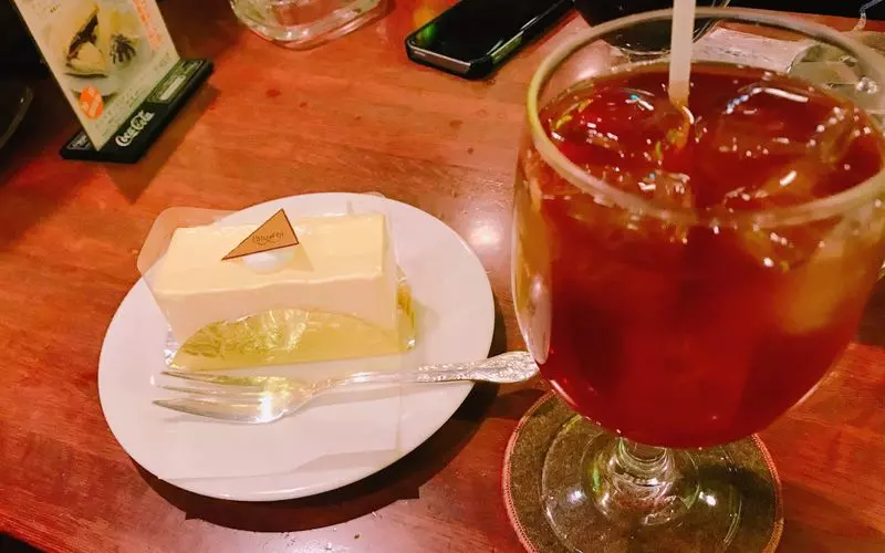 おすすめはなめらか食感のチーズケーキ 1枚目