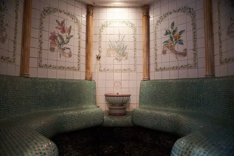 通年楽しめる天然温泉プール＆ガーデンスパもおすすめ！ 2枚目