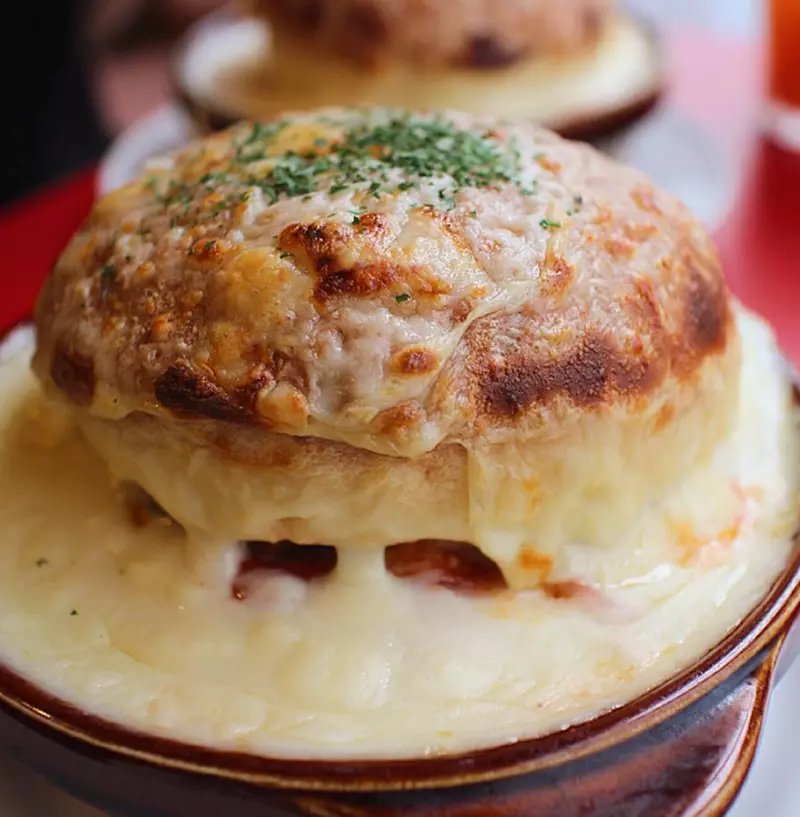 世界の多彩なローカル料理やドリンクを堪能! 1枚目