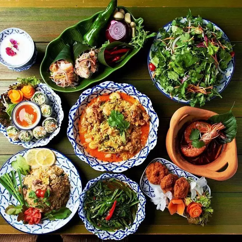 インドやタイなどの本格的な多国籍料理が食べられる 1枚目