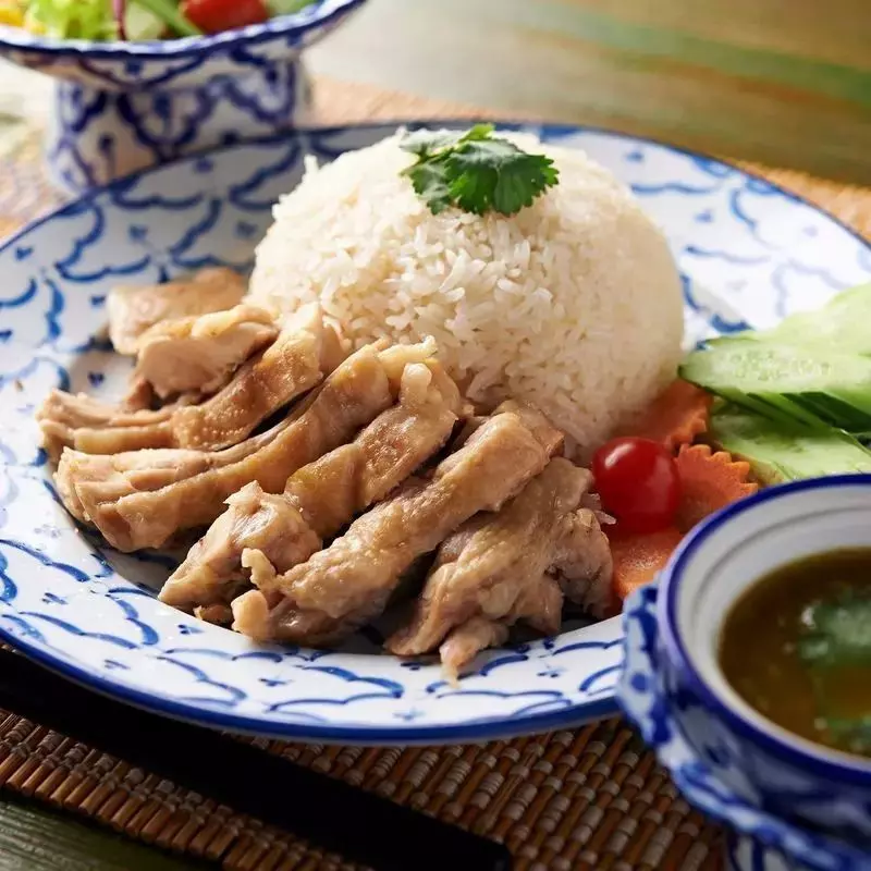 インドやタイなどの本格的な多国籍料理が食べられる 2枚目