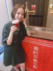天空のビアガーデンでアジアンビューティーに！