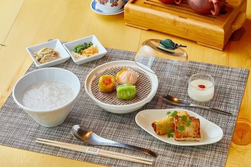 平日限定ランチ!何度通っても楽しめる週替わりお粥&日替わり点心 1枚目
