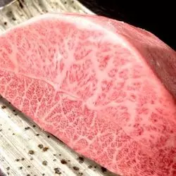 今アツいBATSUMARUTOKYOを紹介！“肉ケーキ”が話題♡