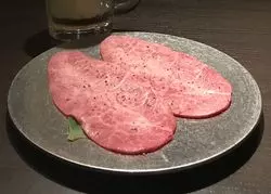 新宿御苑前で極上和牛の焼肉を楽しもう！！