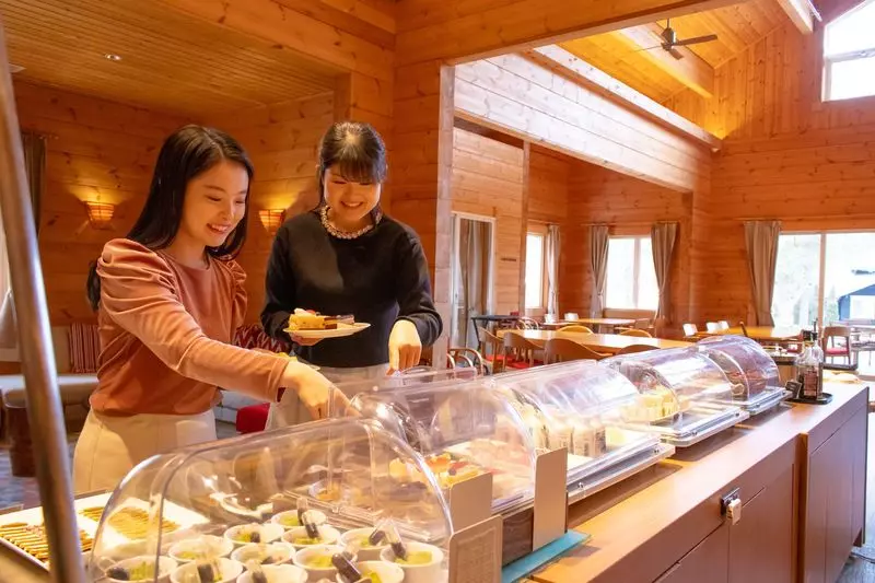 みんなで一緒にぜいたくな別荘体験 1枚目